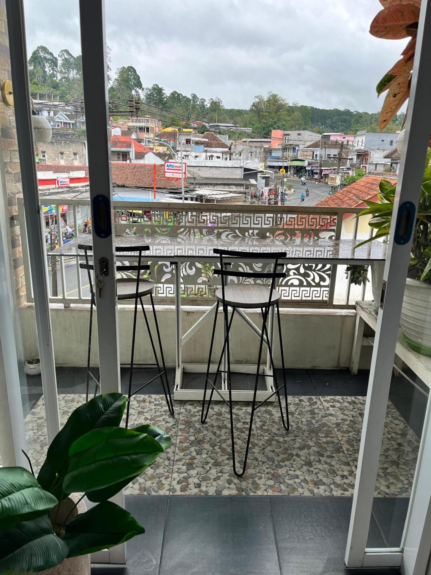 Java Hostel Tumpak Sewu Sidomukti Exterior foto